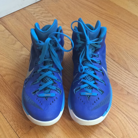 womens blue basketball shoes